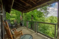 Romantic Getaway with real wood fireplace, Hot tub, Spectacular Mountain Views - 2-Sterne
