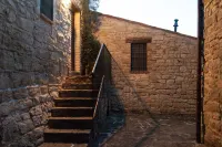 Apartment facing the pool in medieval village with view of Todi