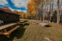 Your own private lake with lodge! Sleeps 24 people. Lots of parking.