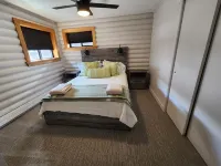 Mid Century Gem! Close to campus, downtown and bus stop. Clean and comfortable.