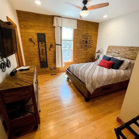 Lakeview Loft