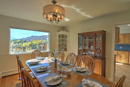 Nicely Appointed Family Home w/ Mt. Sopris Views Near Town, 7 mi. to Skiing! Отели рядом с достопримечательностью «The Hideout at Glenwood Springs»