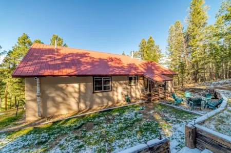 Angel Fire Mountain & Ski House - Casa Blue Sky – Beautiful 3 Bedroom Home!