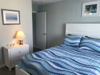 OCEAN VIEW & PET FRIENDLY Condo Across From Beach Access! First Responder Owned! 카롤리나 비치 주립공원 주변 호텔