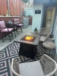 Cal King Bed with Natural Light and Private Patio! 4 minutes from freeway!