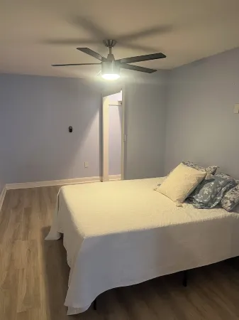 Ideal Location 1block to Main St. Restaurants , Bars,Hudson River, Bus/ Train