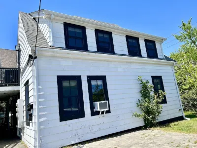 2 Bedroom/ 2 Bath in Heart of the West End - Ptown