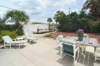 Steps from the Beach - Unlimited, Well Mannered, Pet Friendly!