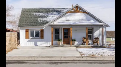 Lovely DOWNTOWN CODY: Salsbury Corner Cottage