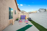 New: Spacious Backyard, Pool & Hot Tub, Gameroom