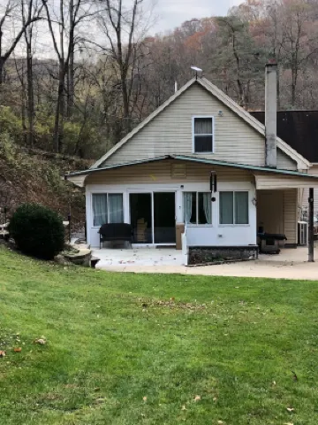 Private and cozy! Bald Eagle St. Park & lake very close , 30 min. to PSU or LHU.