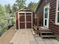 Cozy private retreat in the Wet Mountains with 5 acres to roam on. Pet Friendly!