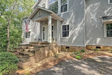 Relaxing Hiawassee Retreat in North Georgia