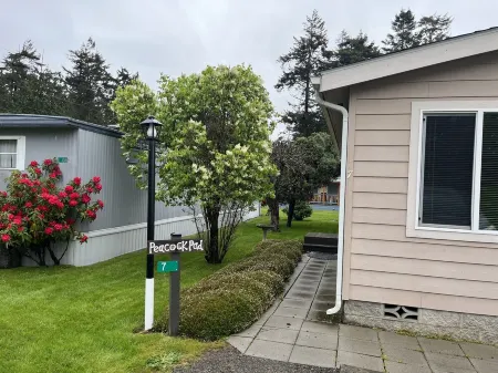 Private Beach Access, Clean, Comfortable Home between Sequim & Port Angeles Отели рядом с достопримечательностью «Нью Дангенесс Лайтхаус»
