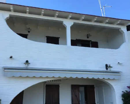 Beach house with private entrance on the beach. Hotel a Perd'e Sali