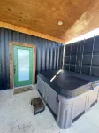 Secluded Mountain Container - Hot Tub & King Bed Hotels in Hatfield