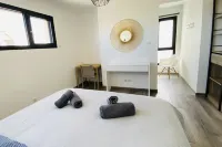 Villa with spa and large indoor pool, sea view, 50 metres from the beach