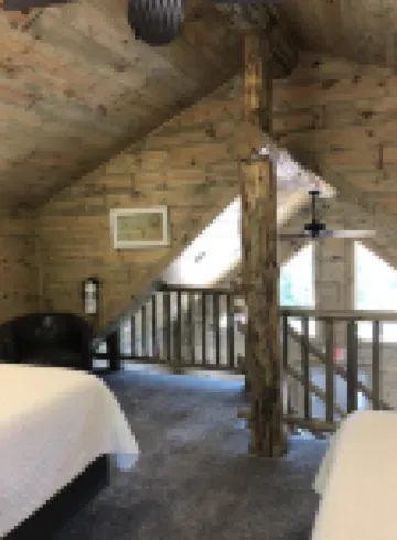 8 miles to Mount Rushmore - Sleeps 2 to 6