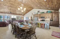 Rustic Riviera•Sleeps 28w/5bdrm•OptHeatedPool•PingPong•FREE FrioAccess@ConcanVIP