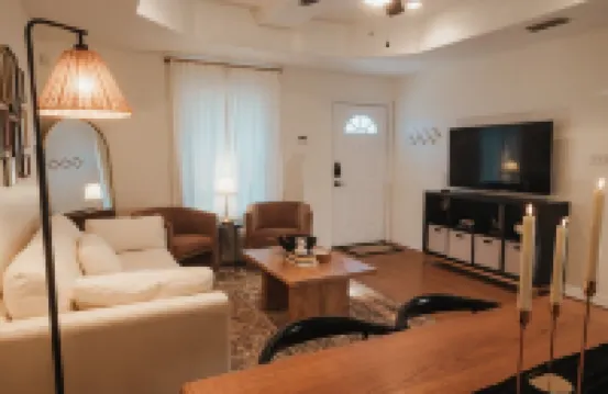 Modern Cottage Style Apt-King Bed near UTRGV & DHR