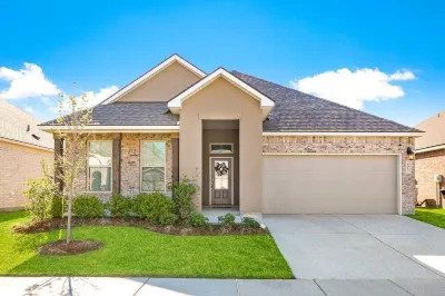 4 Bedroom Home with Neighborhood Playground!