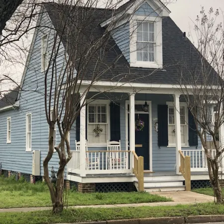 Historic home in Downtown Mobile next to Civic Center and Mardi Gras parades