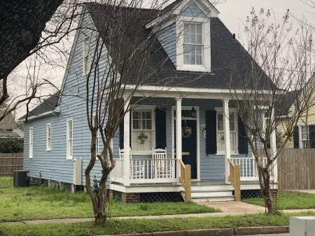 Historic home in Downtown Mobile next to Civic Center and Mardi Gras parades