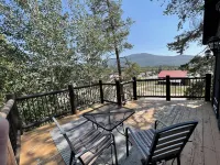 NEW Entire Cabin, 🏔 & 🌊 Views + Hot Tub Downtown Hotels near Quacker Gift Shop Grand Lake