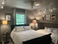 Charming 3 BR, 2 Bath cabin located in quiet Clifftops and close to Sewanee