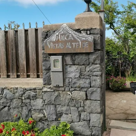 Finca Vista al Teide with private swimmingpool and jacuzzi, Wifi and Sat TV