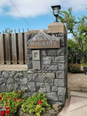 Finca Vista al Teide with private swimmingpool and jacuzzi, Wifi and Sat TV Отели в г. Асентехо