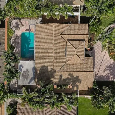 Palm Villa: New Remodel / Waterfront / Salt Water Pool!