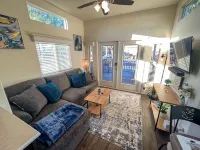 Stylish Oasis Tiny Home Pool Hot Tub Pickleball Bullhead City 10 min to Laughlin