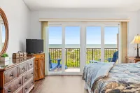OCEANFRONT 2 bed/2.5 bath Townhouse! Pool & Tennis