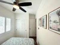 Cute 2-BR house with stunning golf course views from the backyard!