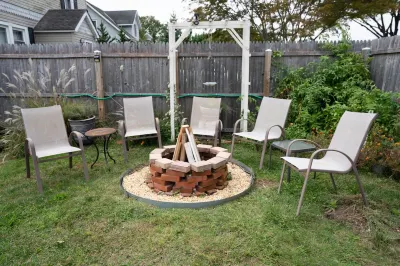 Walkable to all in Downtown Seaford! Clean 1 bed basement unit Отели рядом с достопримечательностью «Парк Бризи Пойнт»
