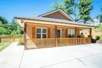 The Clemson Cottage - 3.6 mi. to Memorial Stadium Hotel dekat The Dike