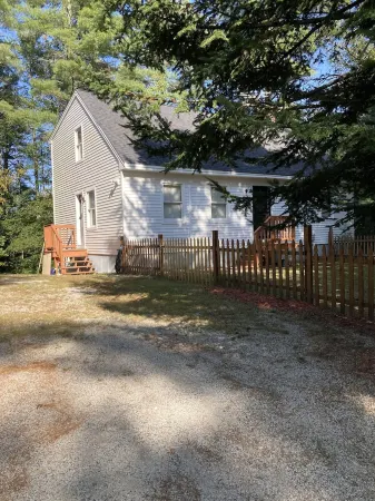 Family & pet friendly lakeside home with game room, close to park & pools