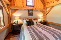 Amish-built cabin, serene and peaceful with pond and private dock for fishing.