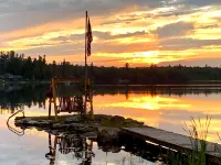 Rustic 2-bedroom cabin on Boyd Pond