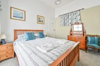 Caerhays Apartment With Outdoor Pool And Gardens In Historic Mansion House