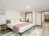 Relaxing Lakeview Retreat! Pool, Hot Tub, Firepit, Gameroom Perfect for Groups, Hotels in Milo