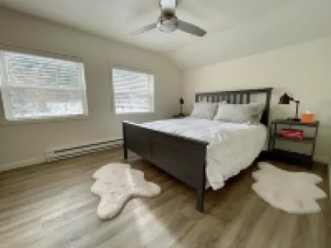 River Front Cottage with Breathtaking view of Allegheny River