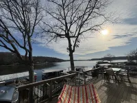 GORGEOUS LAKE FRONT 3BR Entire Home with Private Dock & Pet Friendly!