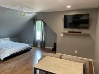 Log home on 17 Acres w/ Modern Amenities - near Frankenmuth Hotels in Tuscola County