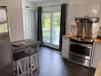 Cheerful 2 Bedroom House with off street parking