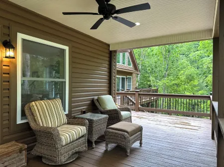 Laurel Mountain Getaway 🌄 Trout Fish on Crooked Creek🎣 Отели рядом с достопримечательностью «Нью Ривер трейл Стейт Парк, Клиффвью Аксесс»