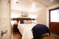 Breathtaking Waterfront Apartment Hotels near Kandle Skatepark