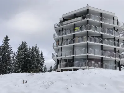 Apartment Chamrousse 3 rooms, 6 people Station de Chamrousse附近的飯店