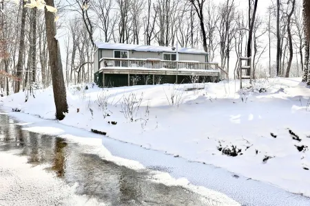 Hot Tub, Couples Hideaway, Private, Coziness, Country, Birds,  Wildlife, Quiet